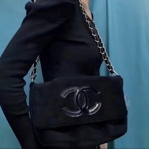 NIP CHANEL PRECISION Crossbody Bag